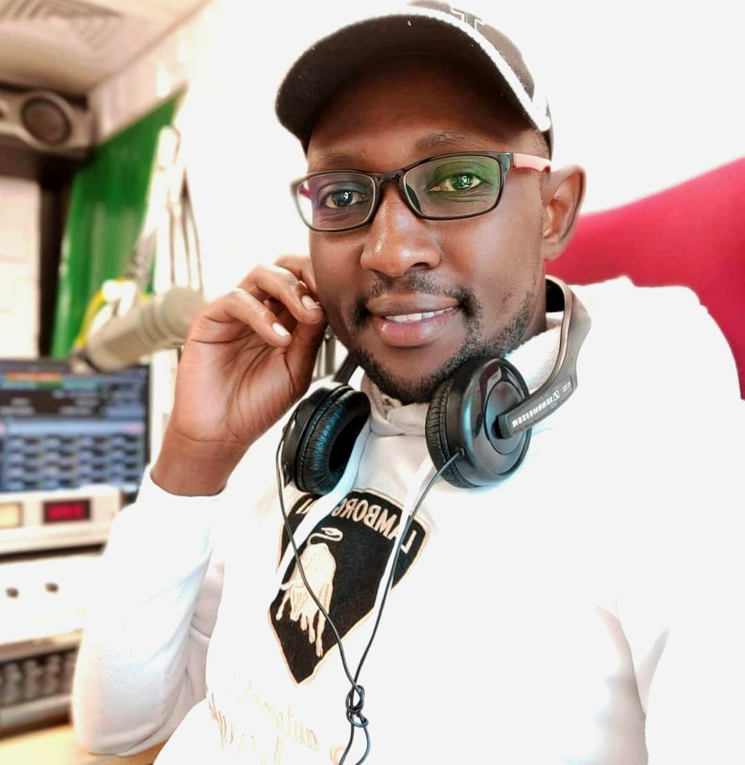 Gitahi wa Nguyo-Tash (@nguyo_simon) on Twitter photo Just one small positive thought in the morning can change your whole day. #KuhustleTbtEd <a href="/GukenaFMKenya/">Gukena FM Kenya</a> Just one small positive thought in the morning can change your whole day. #KuhustleTbtEd <a href="/GukenaFMKenya/">Gukena FM Kenya</a>