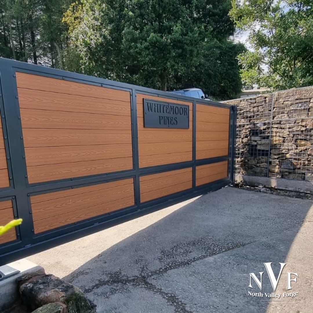 NorthValleyF's tweet photo. A cantilever sliding gate install we completed last week 📷

01282 677 300 📷
sales@nvf.co.uk 📷
https://t.co/WnsiBUPkpe📷

#powdercoating #newinstallation #manufactured #northvalleyforge #newgates #welding #homeinspo #galvanisedsteel #newinstall #compositegate #compositeinfill https://t.co/P6XpJ3cZ0i