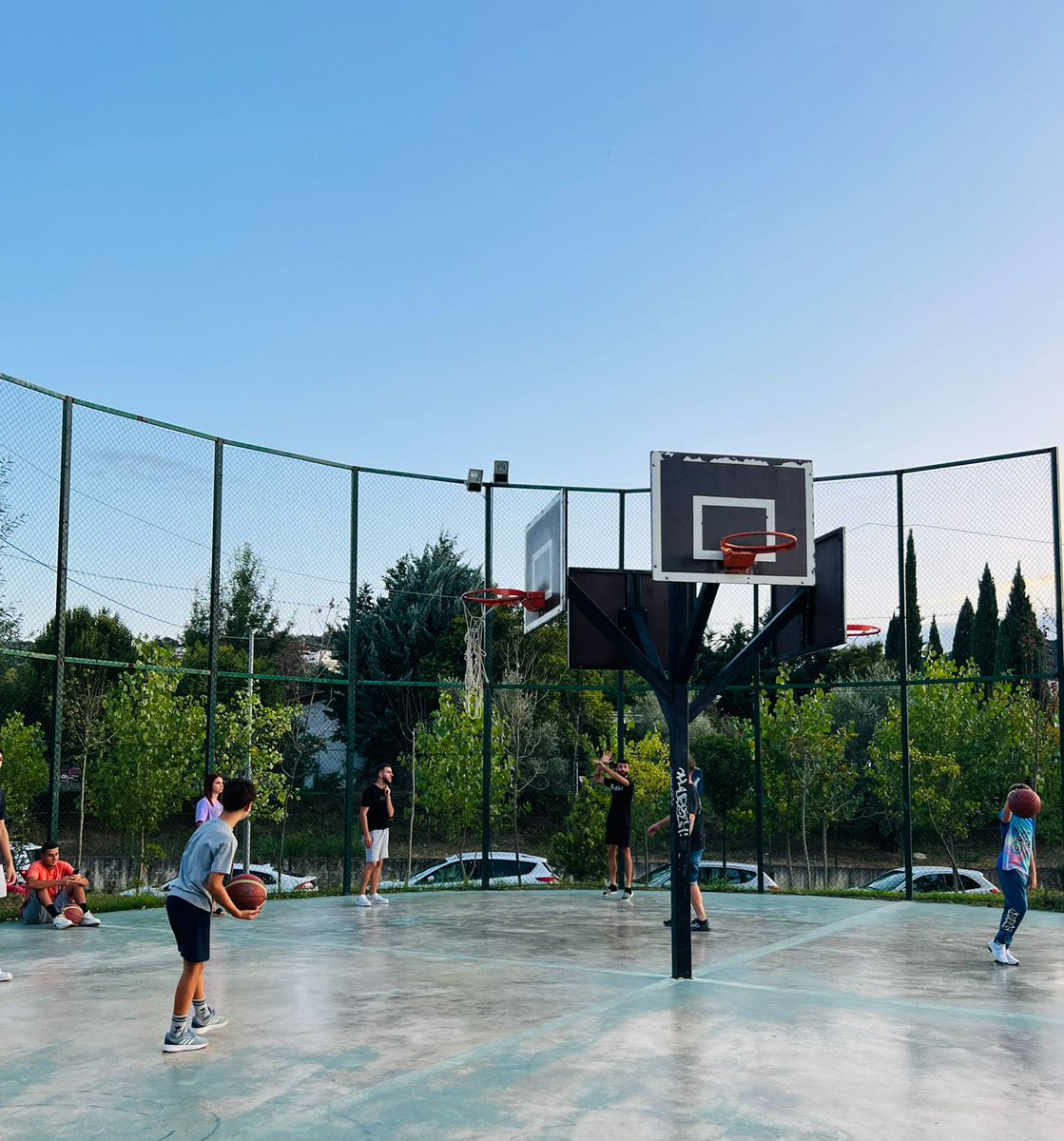 aprtirana's tweet photo. Gëzojmë në park edhe këto pak ditë pushimi që na kanë mbetur, se pastaj na presin mësimet!😍
#PlayTirana
#kënditika
#parkuiliqenit
#pushime https://t.co/JCAfBYh1h9