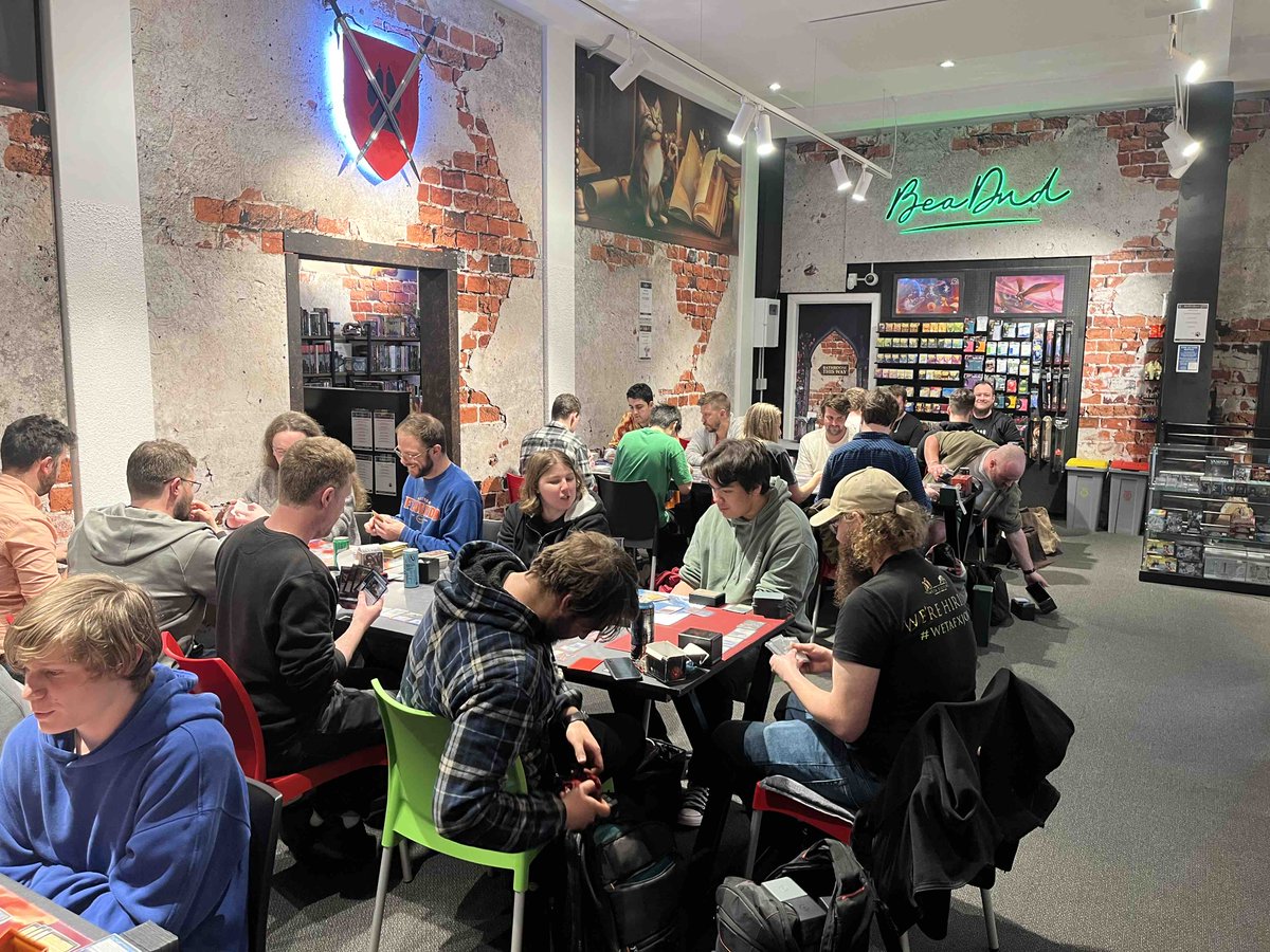 bea_dnd's tweet image. It’s a full house for commander tonight! We’ve got Odrics and Ulamogs! There’s Sol Rings and Command Towers tapping furiously!! And many groans about rhystic studies all around…

#mtglife #commanderthursday #localgamestore #beadndgames #magicthegathering