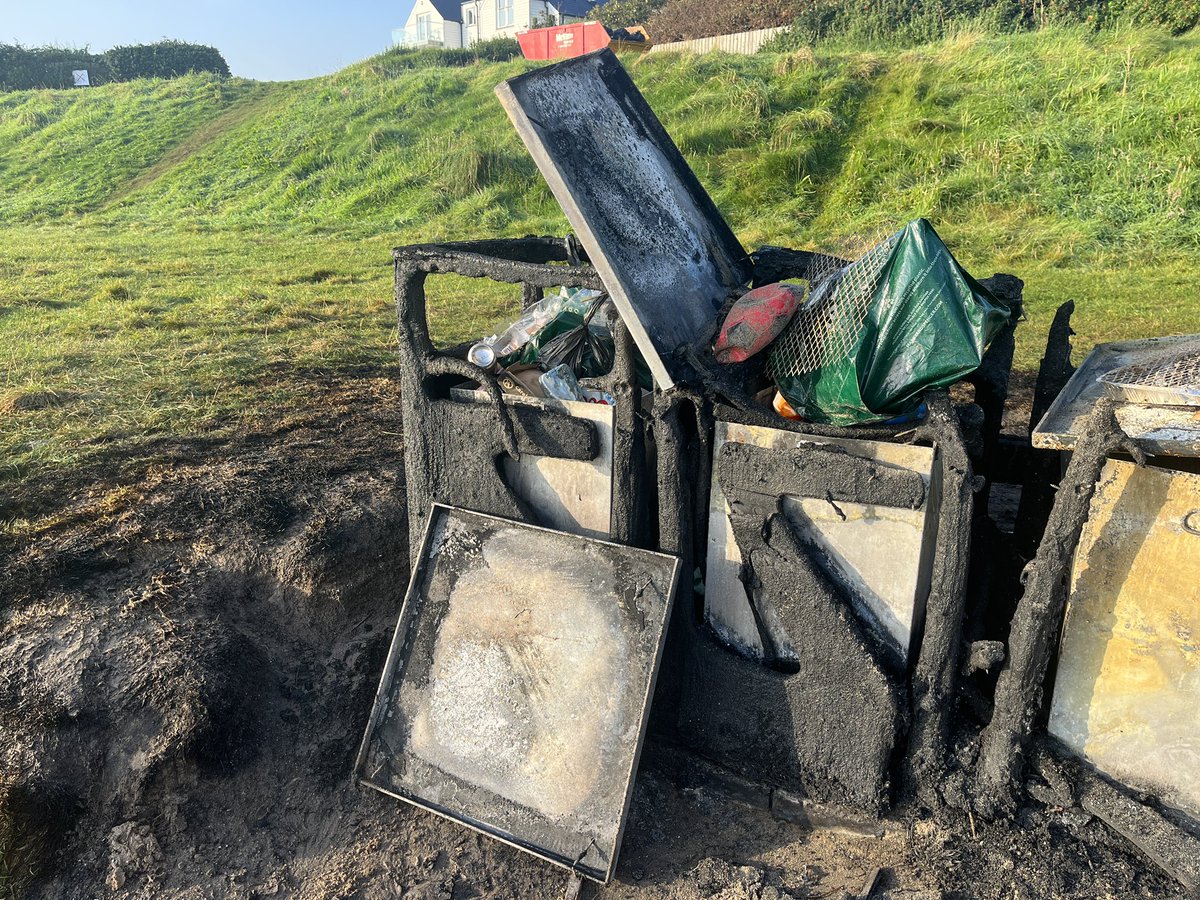 Mark Simpson tweet media