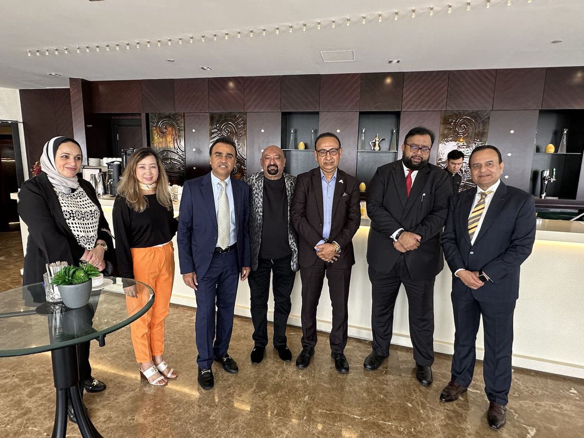 CEOClubsNetwork's tweet image. 🌟Lunch Meeting on September 6th🌟

A delightful lunch meeting where networking, collaboration, and idea-sharing thrived! 

#LunchMeetingSuccess #NetworkingWins #IdeasInMotion #CEOClubsNetwork #CEOClubsNetworking #awards #awardee #awarded #CEOClubDelegation #Networking