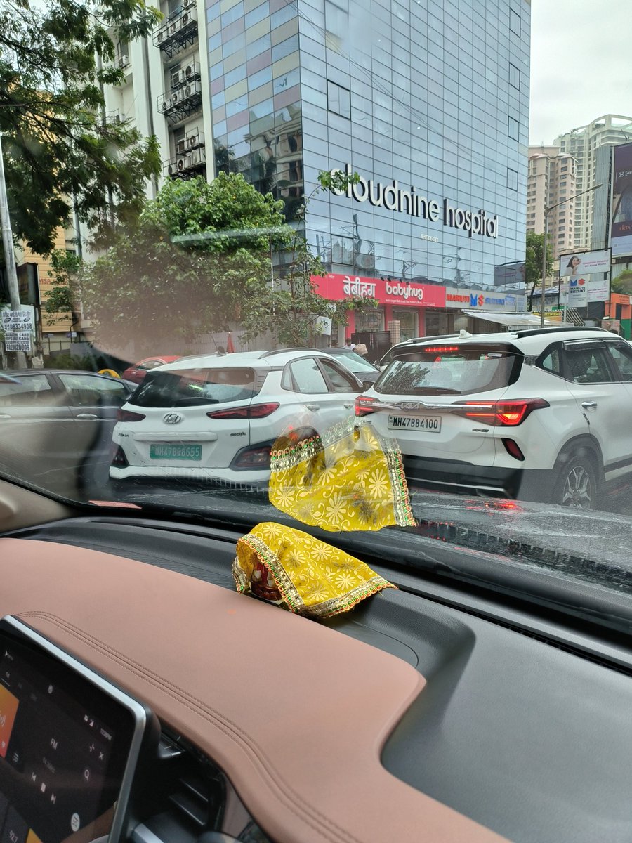 Helium Project (@onhelium) on Twitter photo Every day nuisance at the <a href="/CloudnineH/">Cloudnine Hospitals</a> lane malad West on link road. <a href="/MTPHereToHelp/">Mumbai Traffic Police</a> please look into this. As residents we can't enter the lane or exit due to 3 lanes of parking on the road by the hospital and maruti car showroom. Every day nuisance at the <a href="/CloudnineH/">Cloudnine Hospitals</a> lane malad West on link road. <a href="/MTPHereToHelp/">Mumbai Traffic Police</a> please look into this. As residents we can't enter the lane or exit due to 3 lanes of parking on the road by the hospital and maruti car showroom.