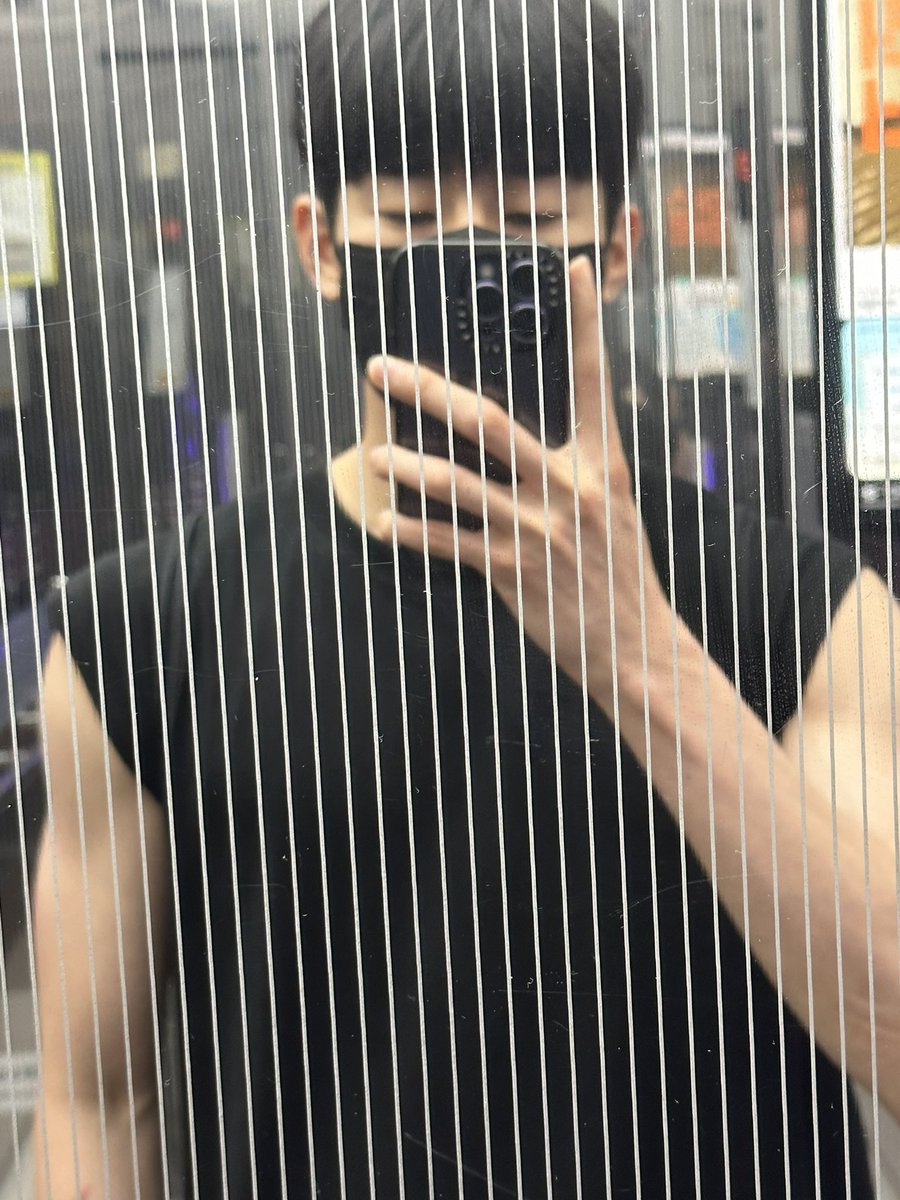 wooya_twt's tweet photo. 온몸이 근육통이라 헬스 안가려고 했는데
팔만 근육통이 덜해
그럼 가야지 가야지 https://t.co/zku95ONLsX