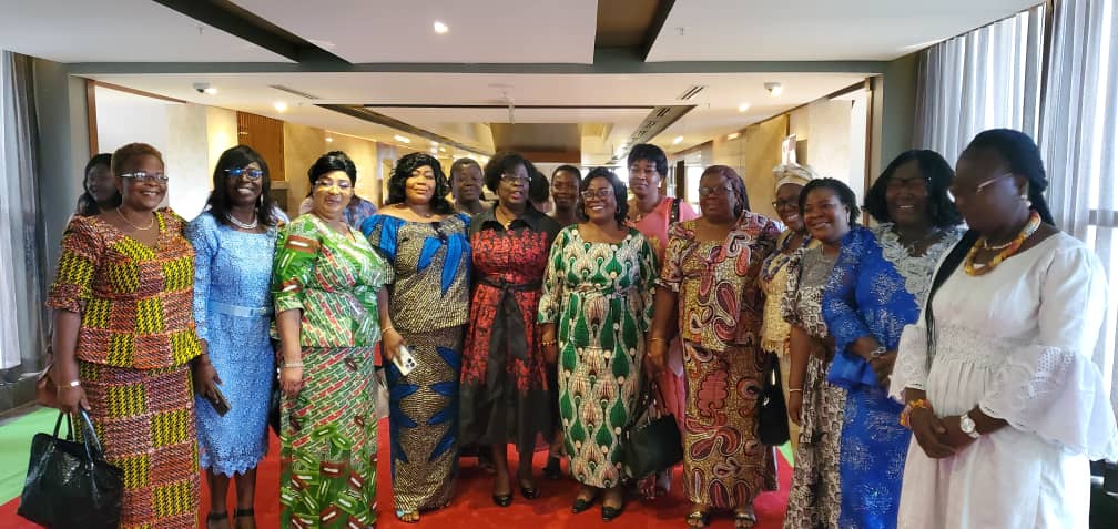 lawson_kayi's tweet photo. Ce mercredi 6 septembre 2023, s'est tenue l'Assemblée Générale Elective du Réseau des Femmes Africaines Ministres et Parlementaires (#REFAMP) Section Togo, Madame #AMEDJOGBE_KUEVI_Olivia, a été élue Présidente.
Félicitations à elle et à toutes les membres du nouveau bureau.
#RKL https://t.co/0ugnukl2Cf