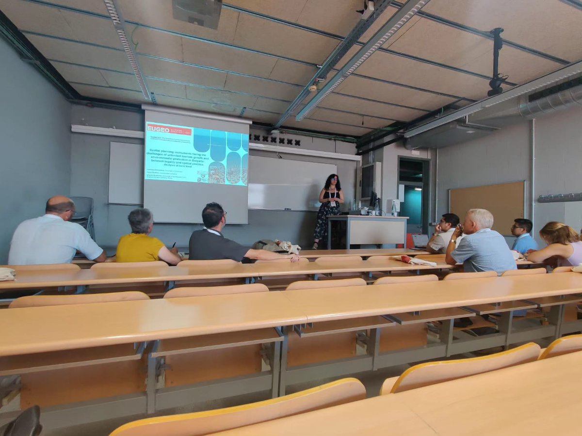 📷 Tercer dia del 9è congrés d'<a href="/EUGEO_eu/">EUGEO</a>  #EUGEOBCN23 !

Més sessions i més Geografia per al nostre futur comú !

També hem fet el sopar de congrés al restaurant Mirablau.👇