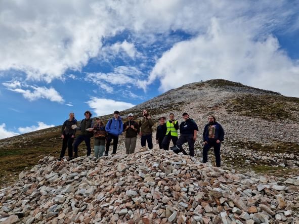 flo_renouwilson's tweet image. Day 3 of our @UCDSBES Plant Biology Fieldcourse in sunny #Donegal we explored Errigal blanket #bogs and their fascinating mosses and carnivorous plants on the way to the top for a magnificent view! 
@ucdscience