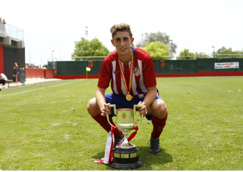 doniphon62's tweet photo. Me van a permitir que les hable de nuevo de Alberto Rentero, canterano del #Atleti, que en noviembre de 2022 sufrió un grave accidente en USA, entrando en coma. Ya en España, su recuperación avanza muy lentamente y es prioritario su traslado a un hospital 
con los recursos (+) https://t.co/fI7gH7Q8OJ