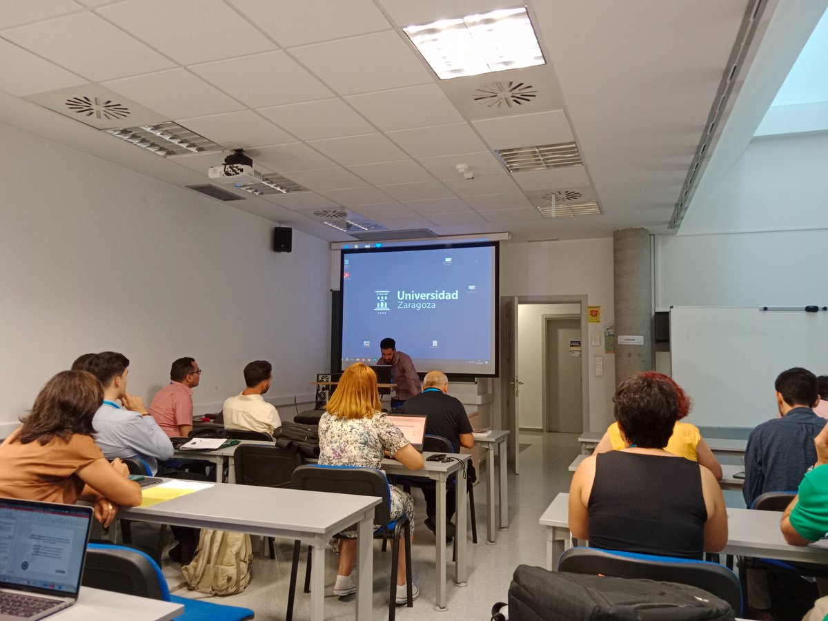 somosAEEA's tweet photo. Se inicia la II sesión de comunicaciones @unizar https://t.co/wAIDpKjyGh