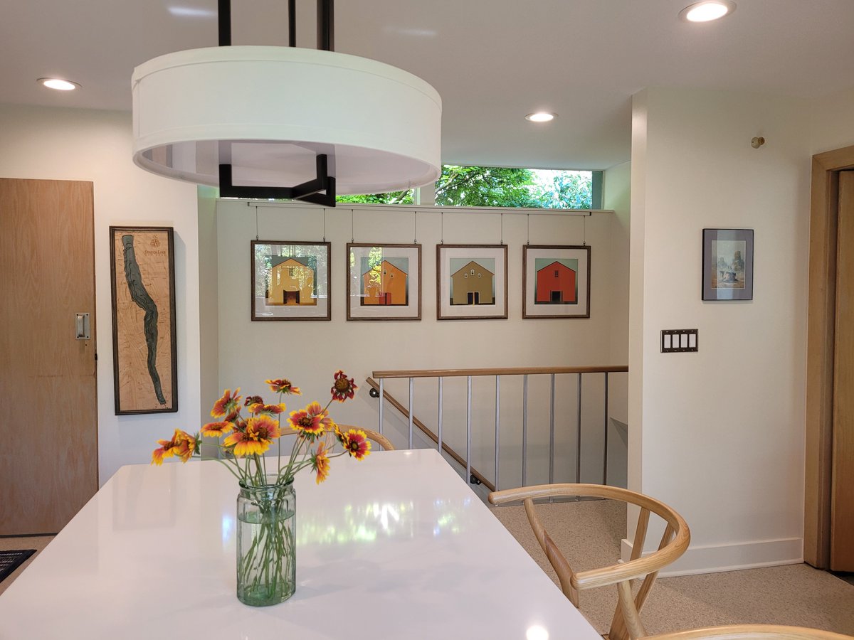 gallery_systems's tweet photo. Decorating any room in your home or office is a breeze! With our state-of-the-art picture hanging systems, you'll enjoy effortless installation, adjustment, and use. 
https://t.co/5w4l6GbEV5
📷 info@thegallerysystem.com 📷 61 7 54938400
#picturehanging #art #gallerysystem https://t.co/8F4khC6k9H