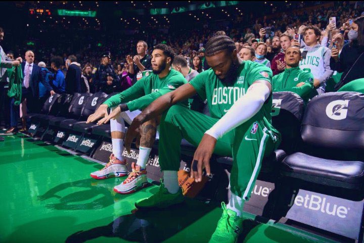BLACKGOLDVAULT2's tweet photo. 6 #Celtics' made Bleacher Report's top #NBA 100 players by the end of the 2023-24 season:
5. #JaysonTatum
19. #JaylenBrown
43. #KristapsPorzingis
68. #DerrickWhite
87. #RobWilliams
89. #MalcolmBrogdon
Thoughts? #BleedGreen #Celts https://t.co/G55pvO9NHF