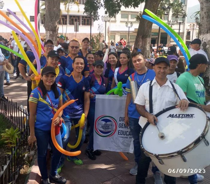 notieducatetru's tweet image. #6Sep|| Con la mayor alegría y un firme compromiso, los trabajadores de la Dirección General de Educación participan en los 1eros Juegos Interdireccionales de la Gobernación del estado Trujillo.

#TodoElPoderParaElPueblo @NicolasMaduro @_LaAvanzadora @Gerardo4fPsuv @MPPEDUCACION
