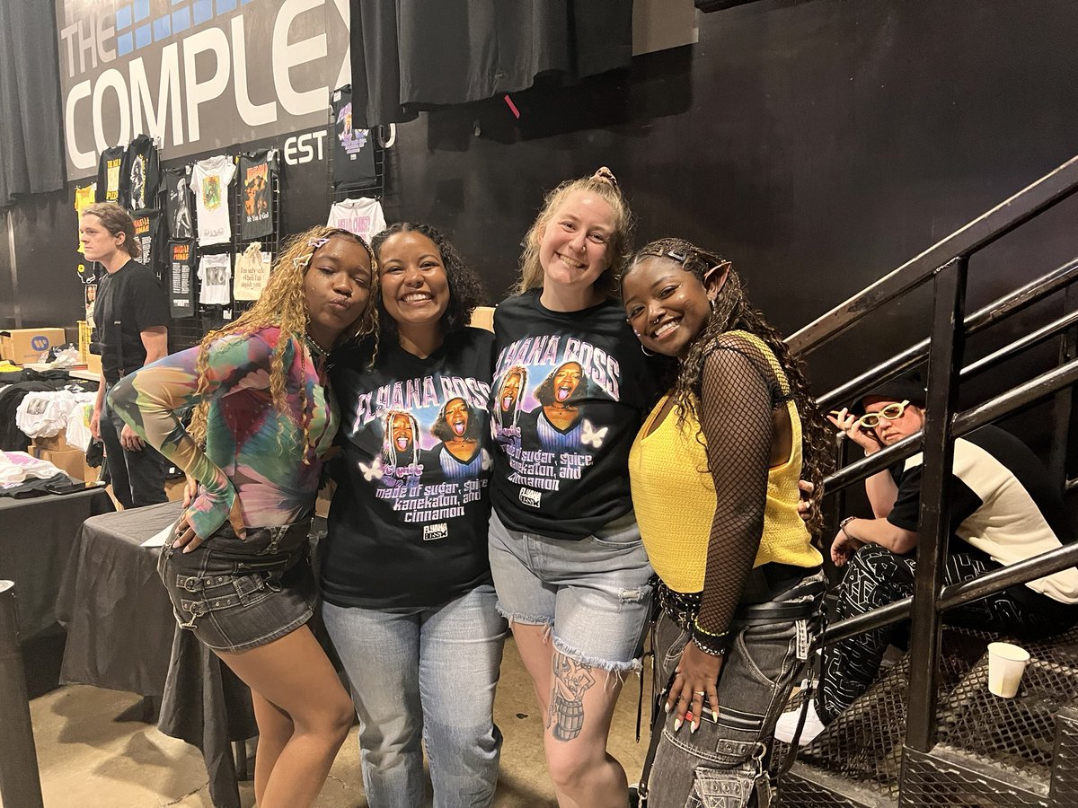 anniebowns's tweet photo. Thank you @flyanaboss for a fun ass set! https://t.co/65istgUN6Q