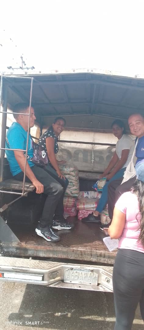 sucre_prensa's tweet image. #6Sep #Sucre Hoy  se logro abastecer con víveres , a las 8 CDA de los Municipios Cajigal y Libertador, esto es posible en revolución / Alimentamos con Amor #TodoElPoderParaElPueblo  @NicolasMaduro @GPintoVzla @MelendezPedro86