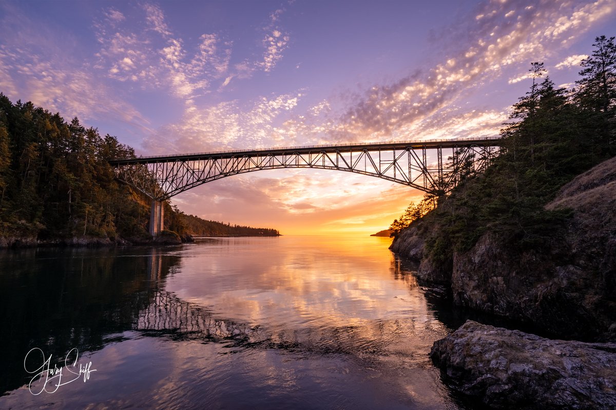 SeattleRefined's tweet photo. Reflecting on Deception Pass β¨
πΈ: Gary Skiff #SoNorthwest #SeattleRefined https://t.co/1aDbcpSEwe