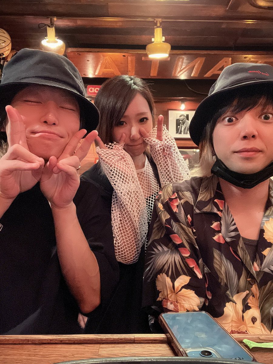 aimi1212am's tweet photo. 昨日はCLAPPERにてアルメリでのライブ！お疲れ様でしたぁ！✨
1日緊張凄かったけどやっぱりライブ始まると吹っ飛ぶねー😆
懐かしい再会もあったりで濃い～1日になり感謝感謝です(*´˘`*)
ゆかりん可愛すぎで萌えまくった😍
みんな遊んでくれてありがとでした(*ˊᗜˋ*)♡
職場同じショットを添えて…👋 https://t.co/wrbSOqq6Lg