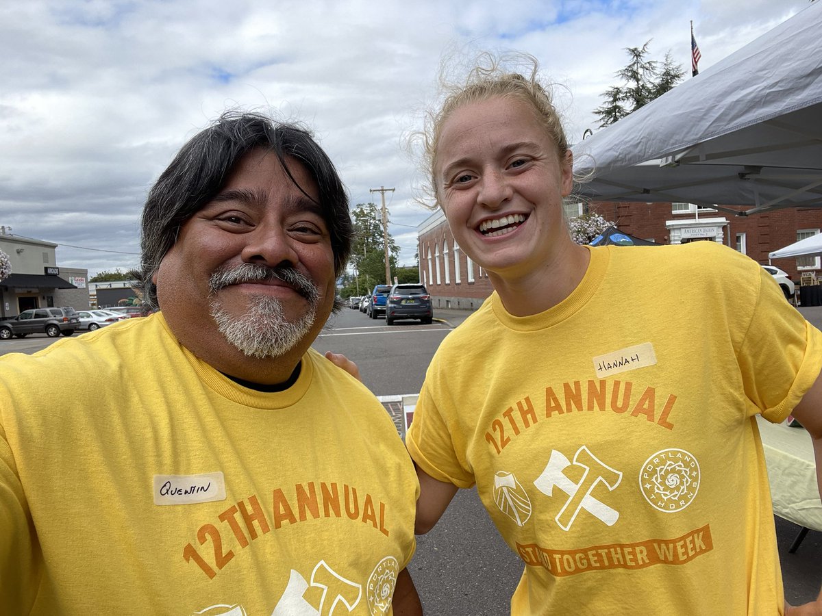 qcontreras's tweet photo. Day 2 of @TimbersFC @ThornsFC @PTStandTogether volunteering with @AdelanteMujeres at Forest Grove farmers market.

#adelantemujeres #forestgrovefarmersmarket #ptfc #rctid #scusa #timbers #thorns #mls #soccer #standtogether #standtogetherweek #volunteer #forestgroveoregon https://t.co/BFBaCTVluW