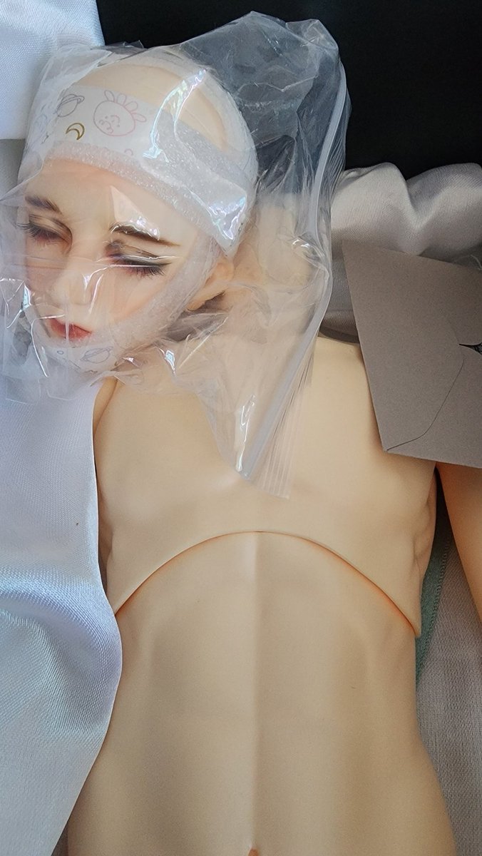 fbdus35's tweet photo. #트인더장터
#일루젼가든이브닝유리 페일블라썸
에이프릴17세바디 샵제 트렌치코트 상의+청바지 포함 운포30만원에 판매합니다
임산부여서 찔르기만은 정중히 사양할께요 21년이전구매 첫째출산전 봉인하고 처음 꺼내봅니다 둘째 임신으로 앞으로 얼마나 더 봉인할지 알수없어 좋은주인 만났으면하네요 https://t.co/avxVxIc0H2