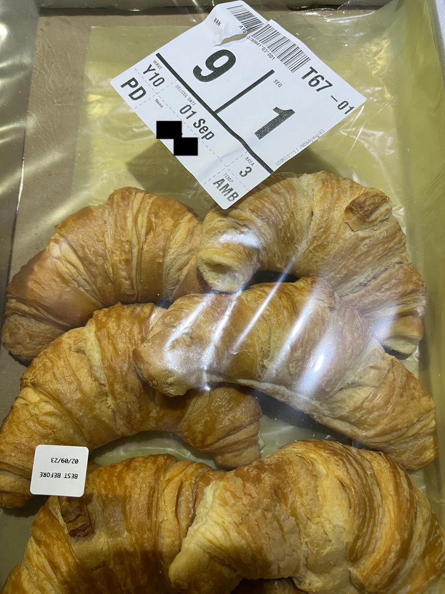 fr0st_bit3's tweet photo. @Coles I got my groceries delivered on the 1st of September and this 12-pack of Croissant was delivered with an expiry date of 2nd September. Is this the kind of service we should expect?

Upon contacting customer services they refused to deliver a replacement for the item (1/2) https://t.co/wgiGlZs3F0