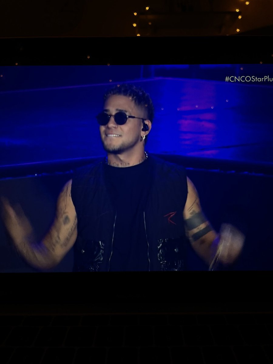 velezgrl's tweet photo. TE AMO RICHARD https://t.co/9h2n0Ap6ig