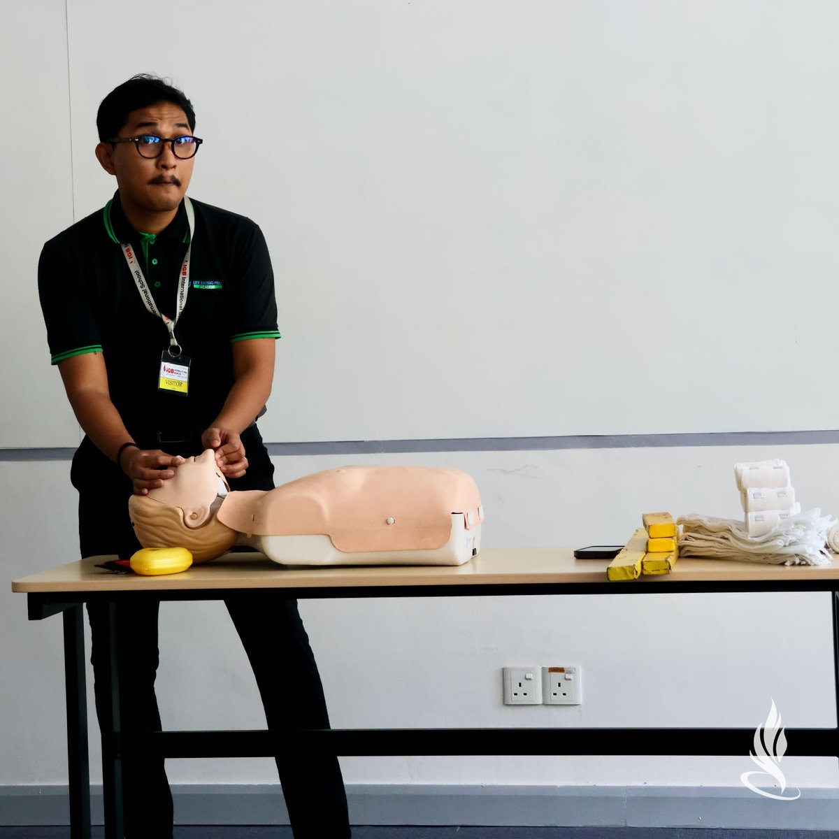 🏫❤️ The #IGBIS community is dedicated to ensuring the #Safety and #Wellbeing of our school community. Recently, our teachers and staff completed a #FirstAid training. Together, we remain steadfast in our dedication to nurturing both knowledge and safety.