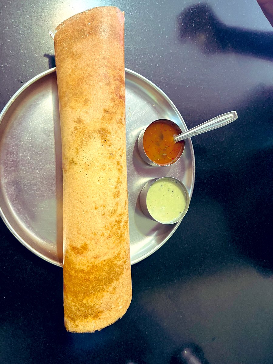 0xMahi's tweet image. కురుక్షత్ర యుద్ధంలో రెండు సైన్యాలకు వండి వార్చినరంట, ఏదీ.. మాకూ కొంచం రుచి చూపించండి అంటే..
బటన్ ఇడ్లీ, బనానా బన్ను, మసాలా దోసె.
@ #MitraSamaj #Udupi
#Janmashtami2023