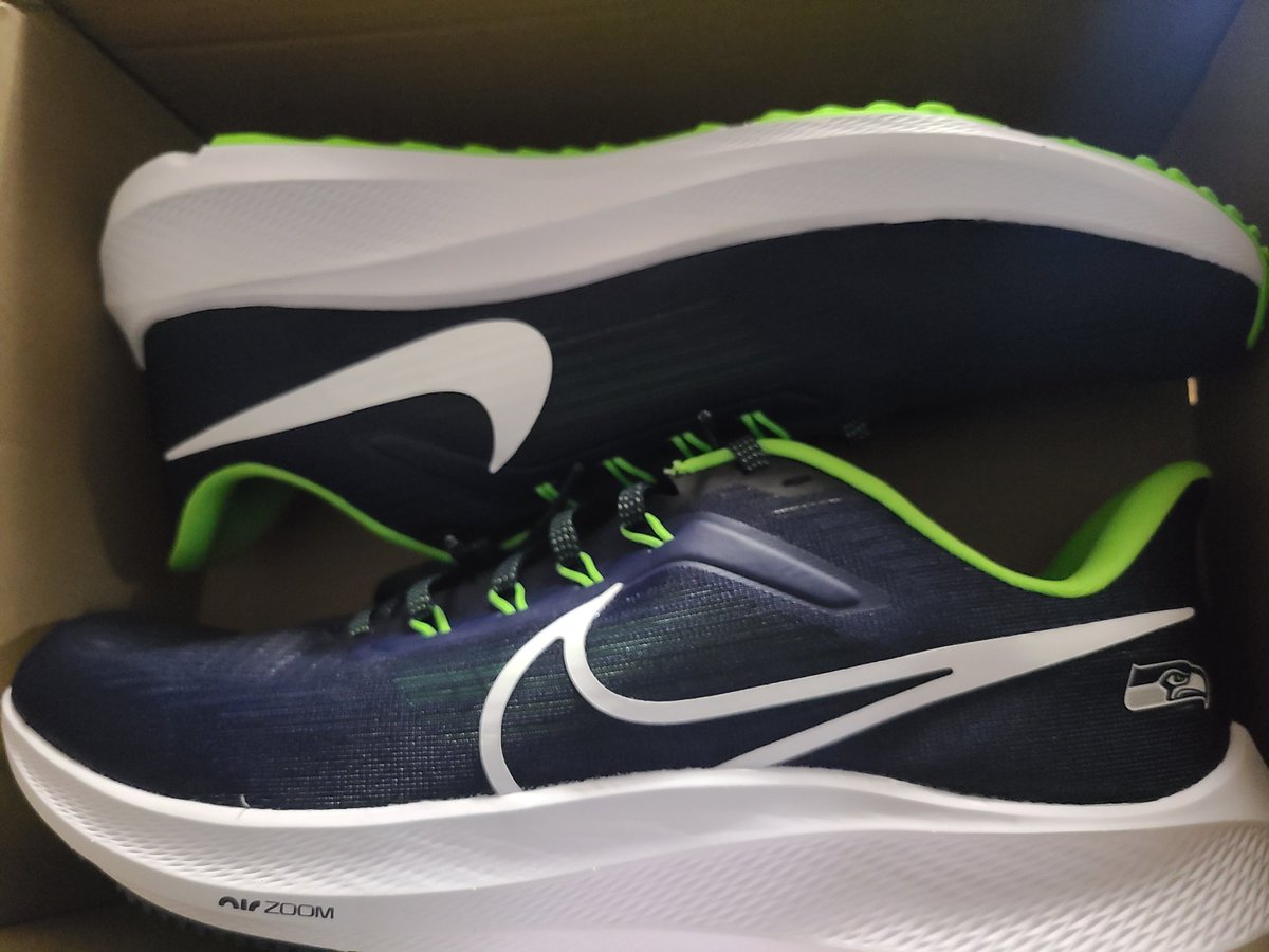 Hawkaholic12's tweet image. My kids surprised me with these for my birthday! #Level40 #GoHawks #BeatLA