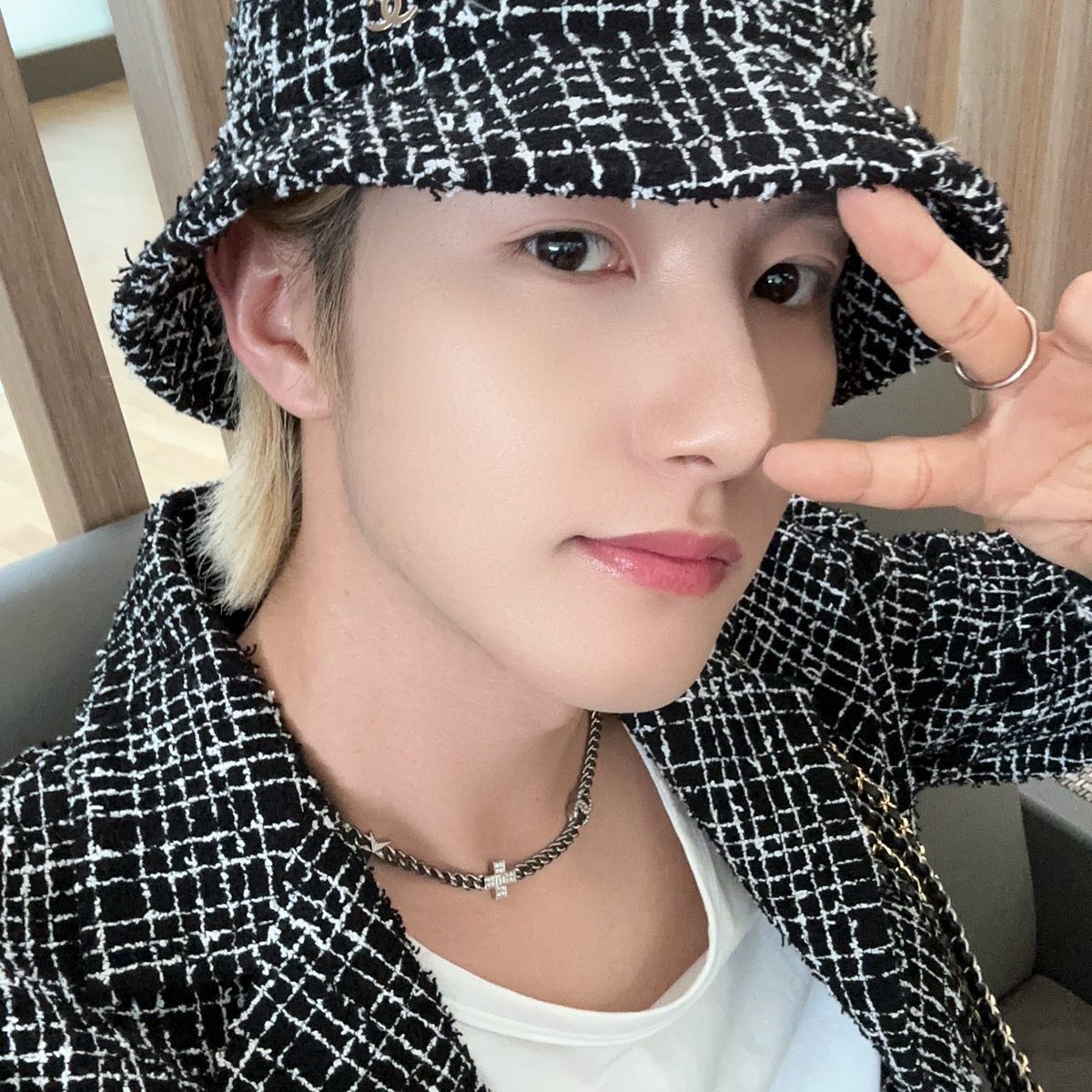 renjunishere's tweet photo. [ 230907 ]🦊💭 

🖤 https://t.co/cM8cYSlyJJ