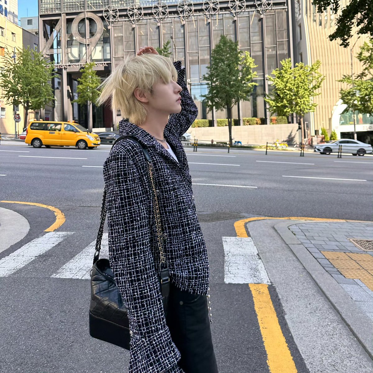 นีน่อลี tweet media
