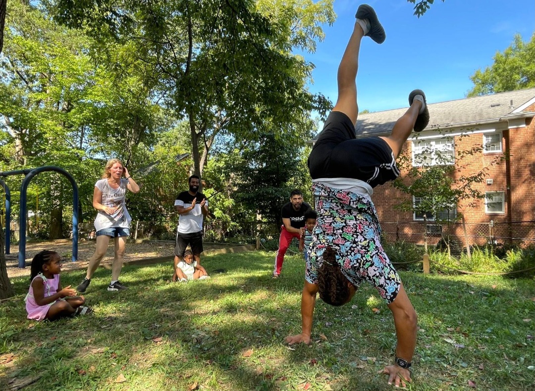 CMHonzak's tweet photo. Thank you to @rodamovements for hosting an open Capoeira demonstration at Toatley-Fraser Park yesterday, as part of the End-of-Summer series of weekly events! I had a great time &amp; I'm excited for Ms. Kati's story time next Tuesday! https://t.co/vv54qk1lIv
