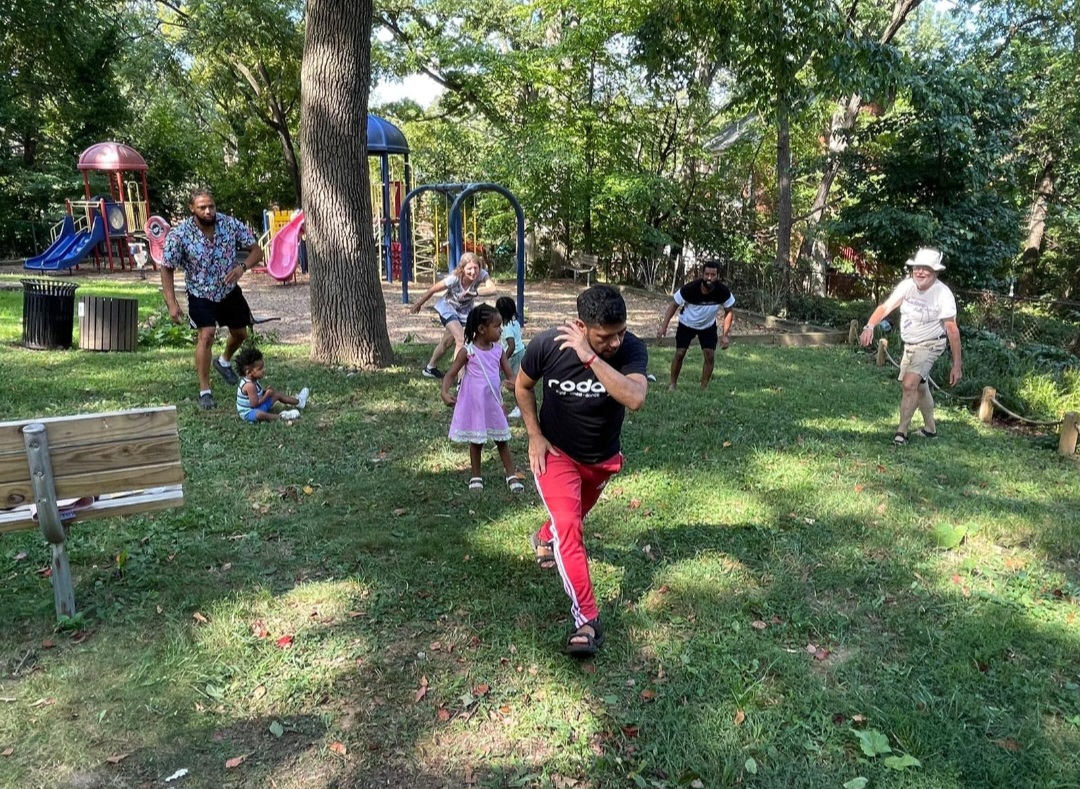 CMHonzak's tweet photo. Thank you to @rodamovements for hosting an open Capoeira demonstration at Toatley-Fraser Park yesterday, as part of the End-of-Summer series of weekly events! I had a great time &amp; I'm excited for Ms. Kati's story time next Tuesday! https://t.co/vv54qk1lIv