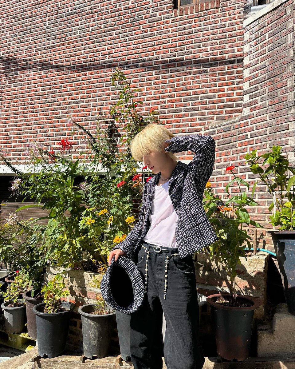 rnjulmi's tweet photo. 샤넬 꾸꾸꾸 미쳤음… 내 취향 네컷사진 https://t.co/QO7vNVwHCV