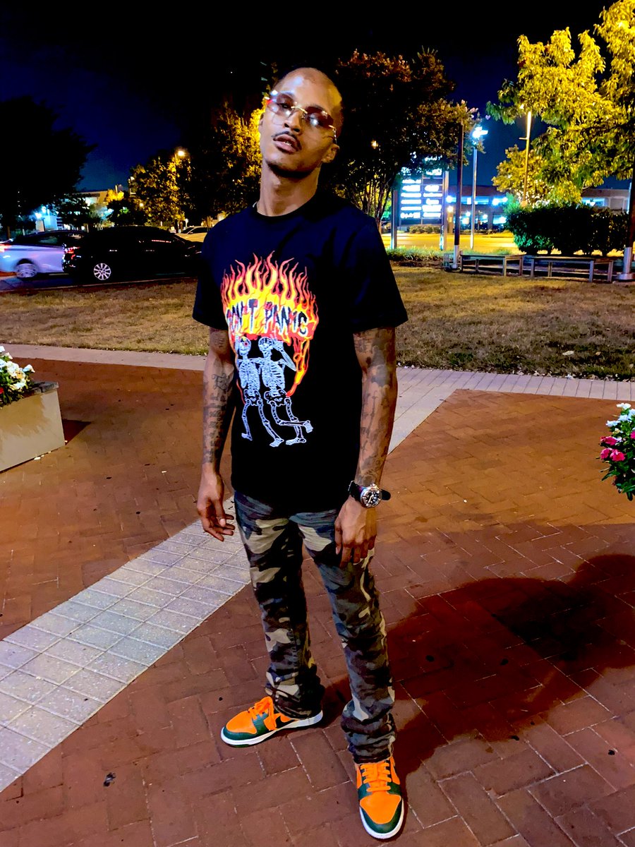 Taymoney007's tweet photo. #FreePistol🖤 Get’em in n Get’em Gone ✨Don’t Panic 🔥 https://t.co/2LwV8BeON4