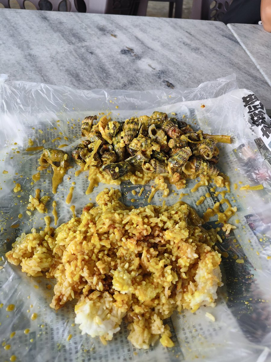 syafiq_baa's tweet photo. Banyak kot siput aku ambik, 5 ringgit je? https://t.co/1cxBgBI9mI