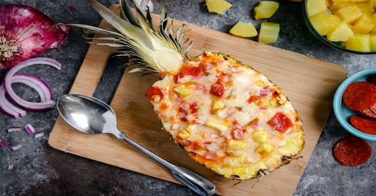 ZeVirusCompany's tweet photo. @takanashikiara Yeah but have you tried real pineapple pizza? https://t.co/dRAiEBT0Cr