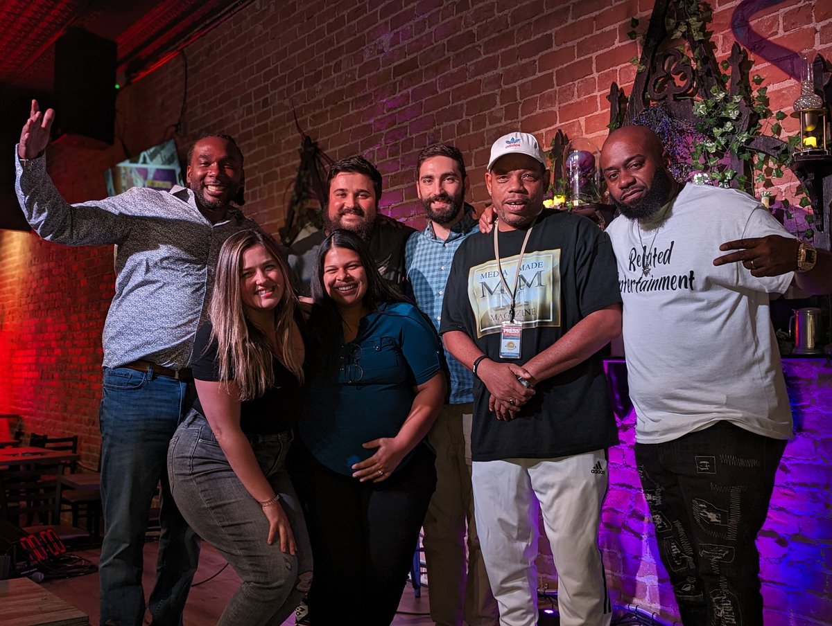 MEDIA SPOTLIGHT: Fun-filled night with a lot of laughs and a Packed house. #MicDropComedy LIVE with COMEDIAN @tdotkingsby @krischin_david &amp; @comedian_rickwalt 🔥

📸 - @smillsmedia

#mediamademagazine
#smillsmedia
#tdotkingsby 
#standupcomedy 
#mediacoverage 
#arizona