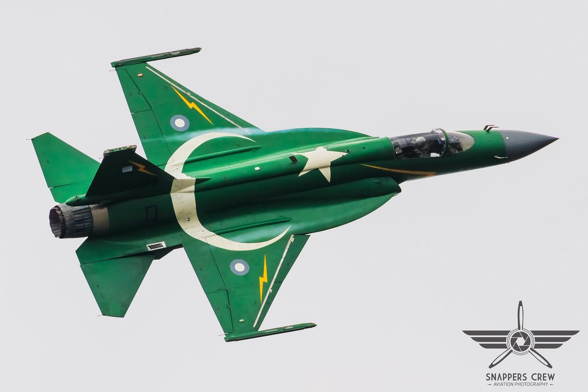 JF17 Thunder of the Pakistan Air Force. 
📷 @snapperscrew