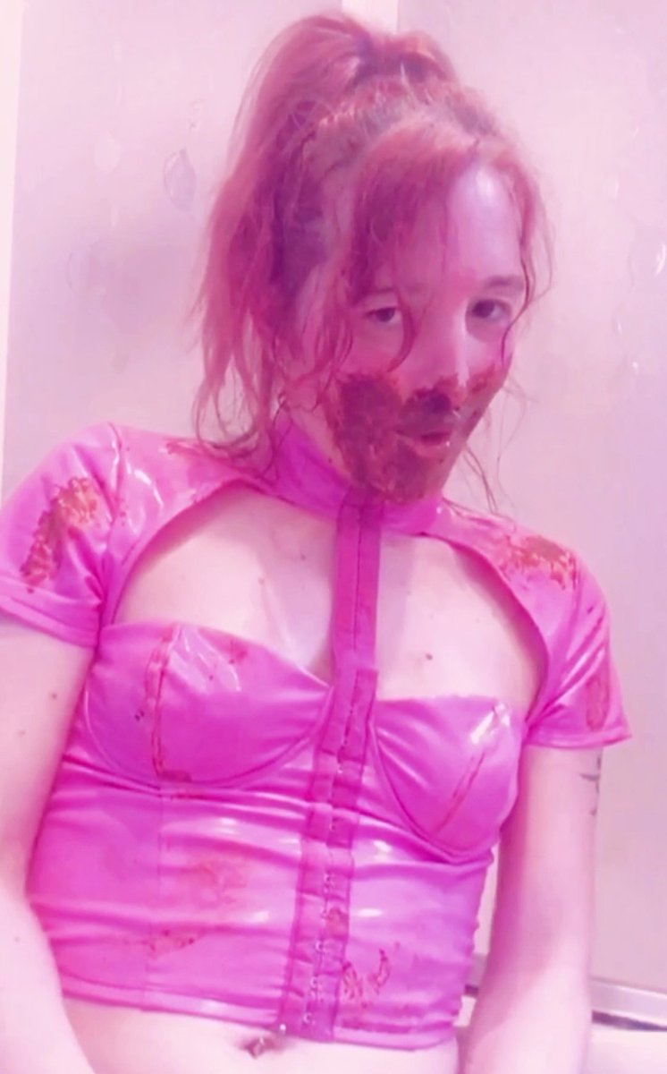 Nalina_Scat's tweet photo. 💖Hello💖
what do u think of that #scat face?
I love smearing #poop all over my face !👅💩💩♥️♥️
Bisous💋💋💋
see more:
https://t.co/pbzbcbTIeD
#nalinascat #fetish #model #smearing #scatbookmodel #scatpic #femscatmodel #shit #scatpics #scatface #poopface https://t.co/gmxACjtB8E