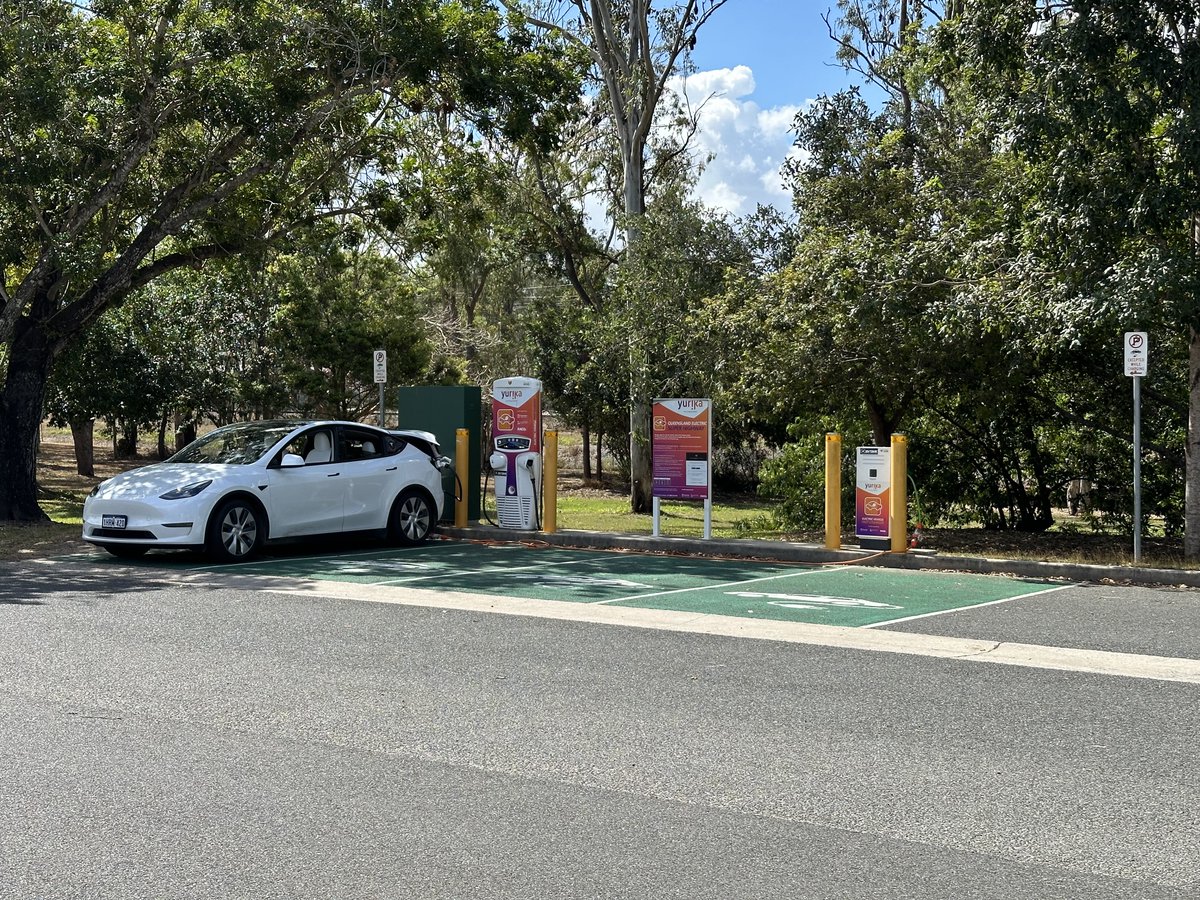 harald_murphy's tweet photo. #AUSYtour
@Tesla #ModelY
Day 19
Arrived #MiriamVale #Queensland after traveling 330km from #Maryborough.
Efficiency 154Wh/km.
Charging at the Miriam Vale #Type2 AC charger. (The @TritiumCharging #FastDC charger is faulty as are the #BurnettHills and #MountLarcom Tritium chargers) https://t.co/70zm4ZagEd