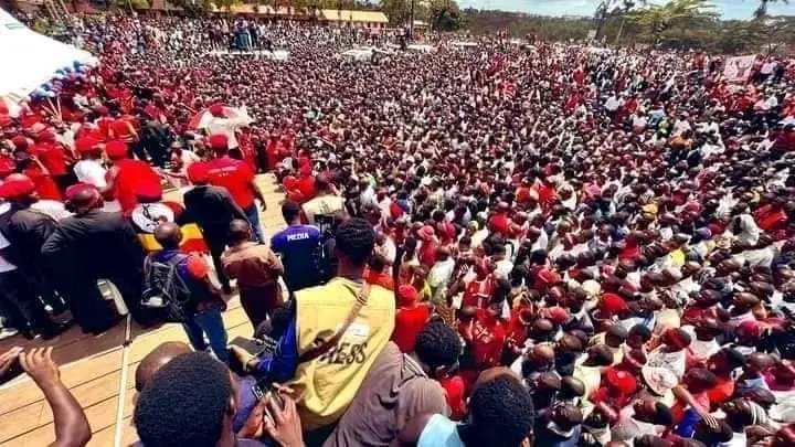 MuyanjaAbas's tweet photo. @HuduHussein @mkainerugaba The people's voice is here ✊✊ https://t.co/VO0trK1EnC