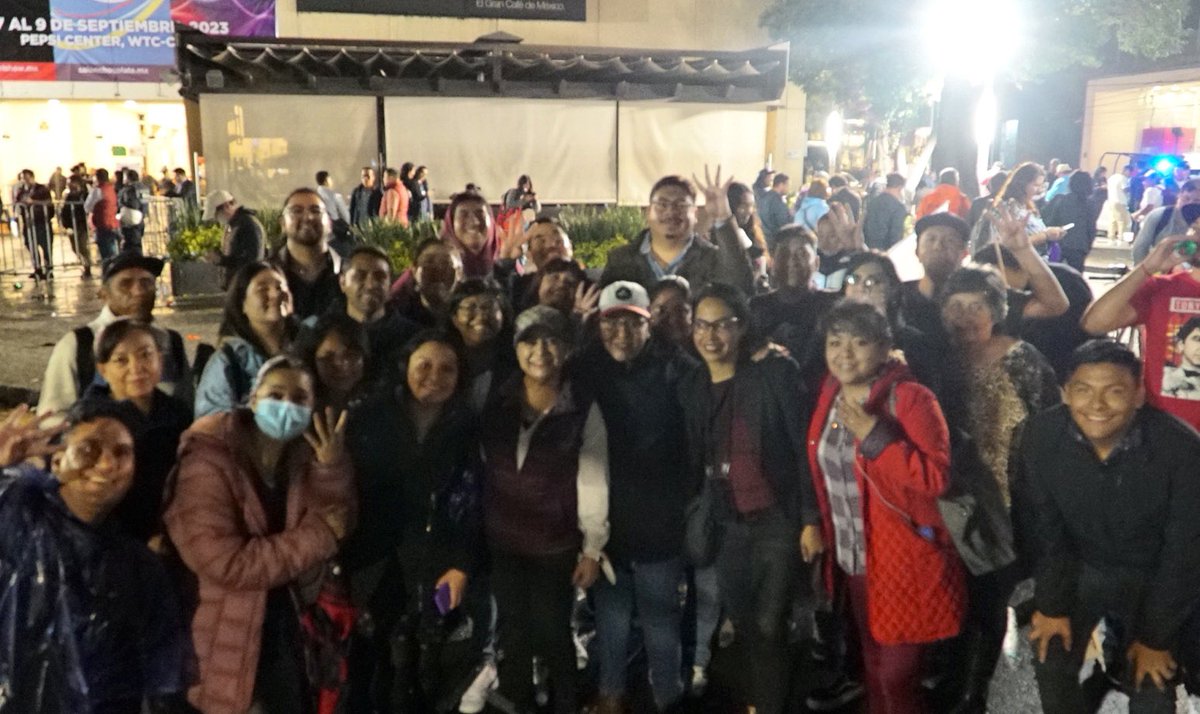 ChristianV_S's tweet photo. Acompañamos y felicitamos a la Dra. @Claudiashein, coordinadora de los comités de defensa de la 4T.
¡Que viva la transformación! https://t.co/aOtxbkR9tY