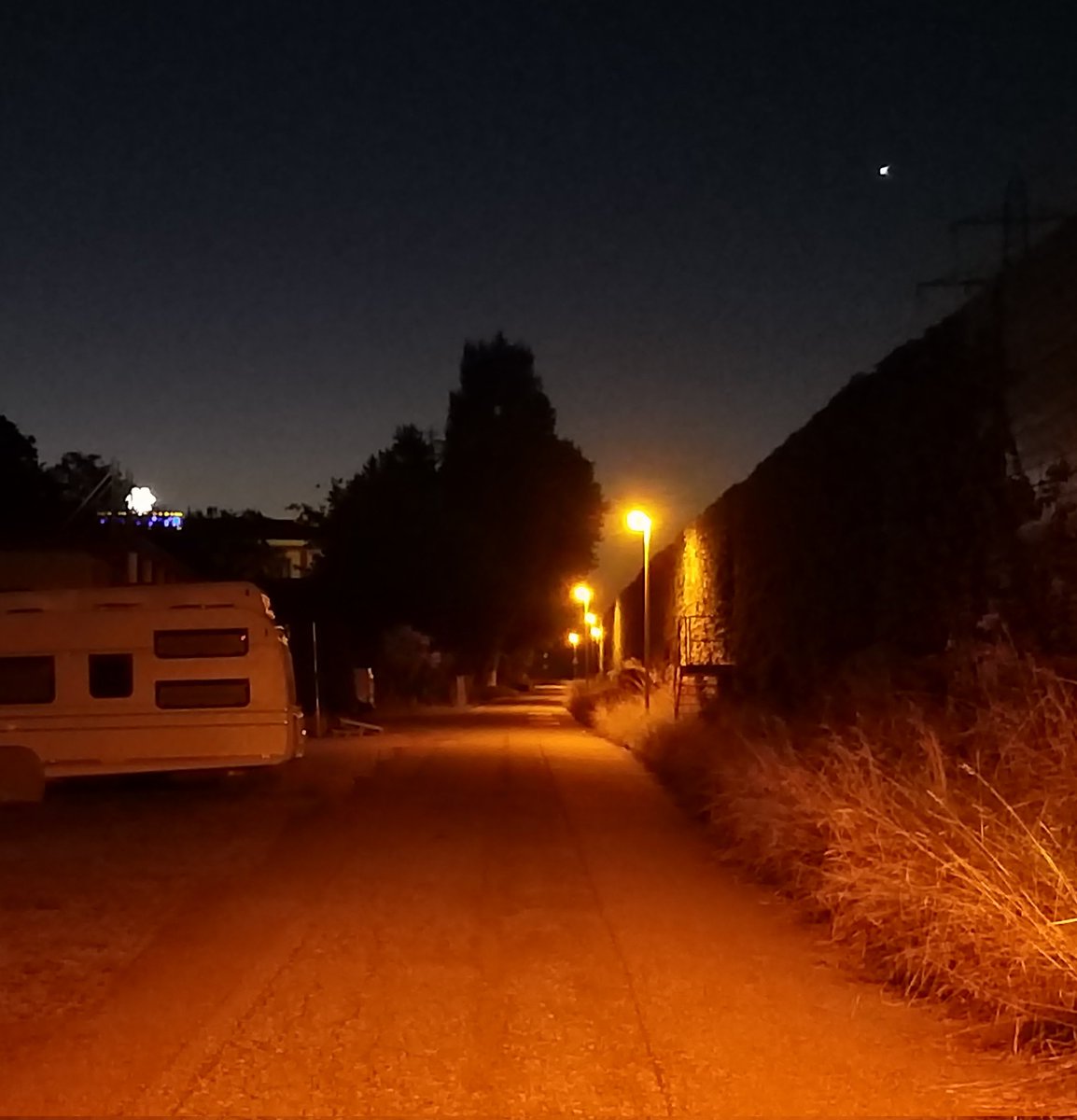 I'm spending my #5amwritersclub on the road today. My MS is off to the editor, and I'm off to a day of #AAC assessments. Making #Thursday count for some people who are still waiting to get their words heard.
#amediting #amwriting #scifi #softscifi #SFF #WritingCommunity