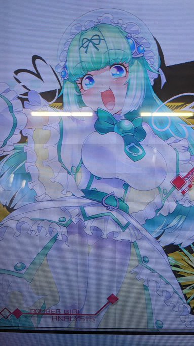 メロンはタイツの下は絶対にはいてないと思うので、股間のとこだけ切れ目入れてあとは全着衣でセックスしたい 