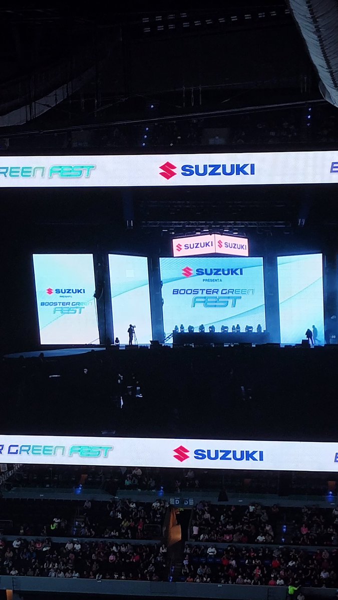 GeekZillaTech's tweet photo. Nos encontramos con toda la potencia y emoción en el #boostergreenfest de nuestros amigos de @Suzuki_Mex , #jns y #ov7 que amenizan esta gran gala https://t.co/QDbBChgW39