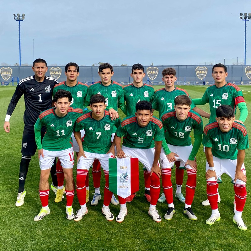 miseleccionmx's tweet photo. El #Notituit de esta noche nos lo presenta @calientesports. 😉
La #Sub20 inició su gira por Sudamérica con un duelo ante Boca Juniors. ⚽️ 🇲🇽
Checa cómo estuvo en la crónica del partido. 👇🏻