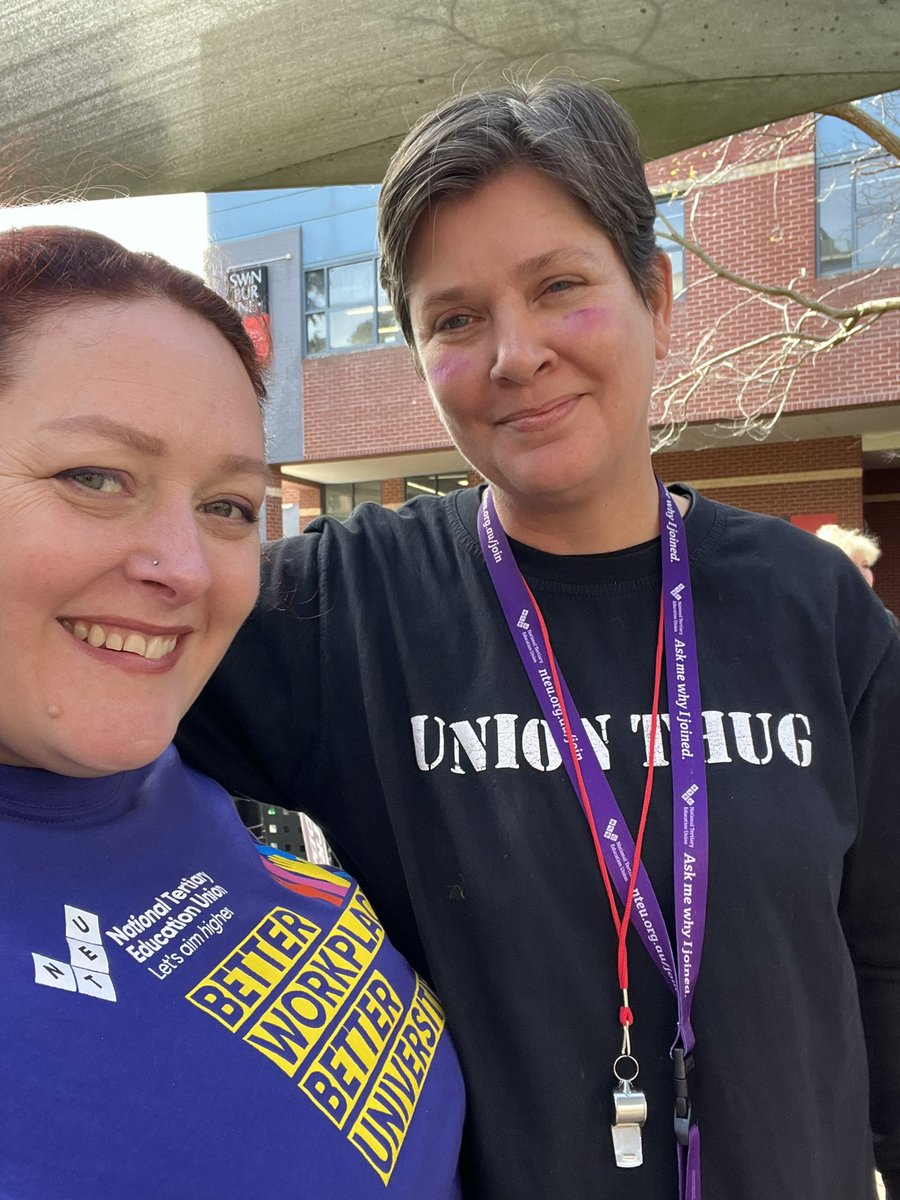 DrLeahKaufmann's tweet photo. @julie_kimber @NTEUSwinburne Branch President #unionThug at #SwinburneSTRIKE https://t.co/RZq6MznrOL
