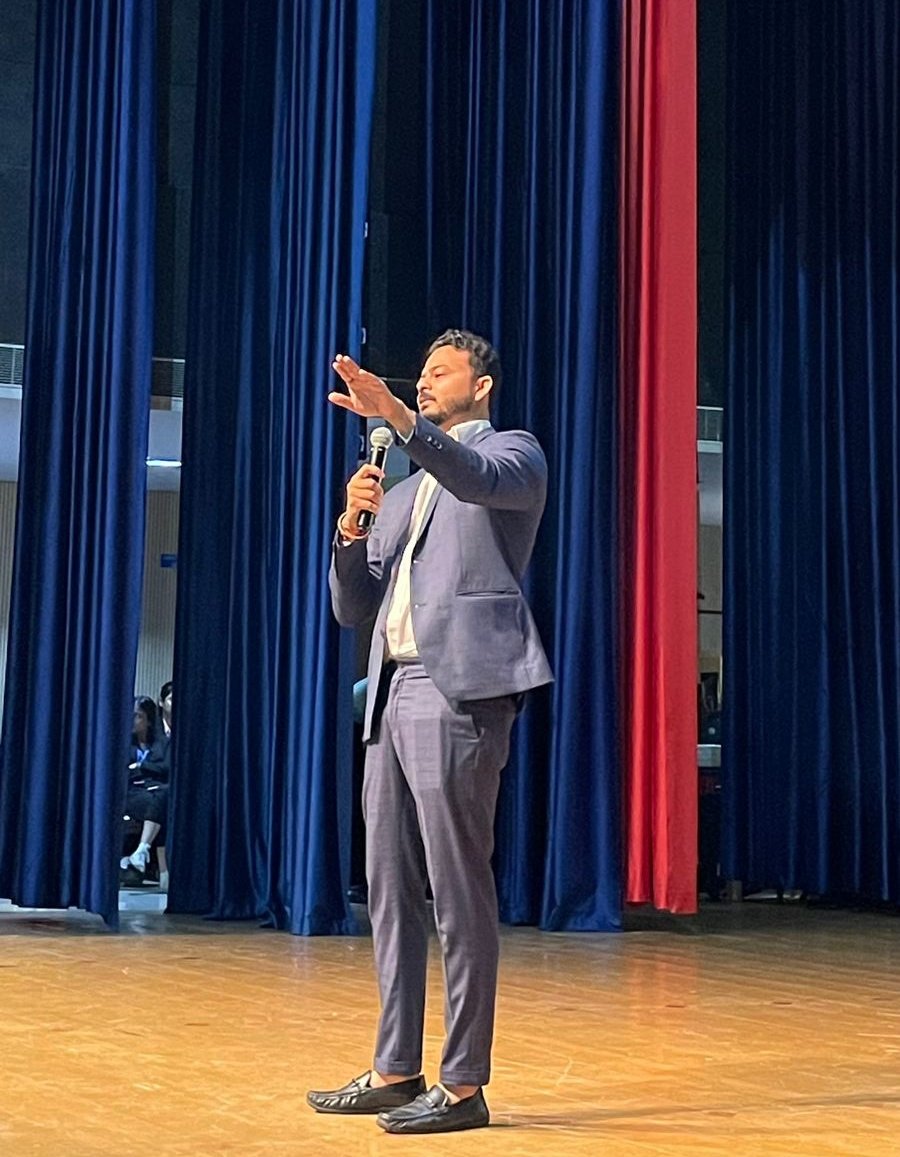 Mr. Sourabh Kumar, Director &amp; CoFounder of Pothole Raja in Christ (Deemed to be University) for the Plenary session of Day 02 of Media Meet 2023🎖️

Raising a voice together to make India Pothole free✨