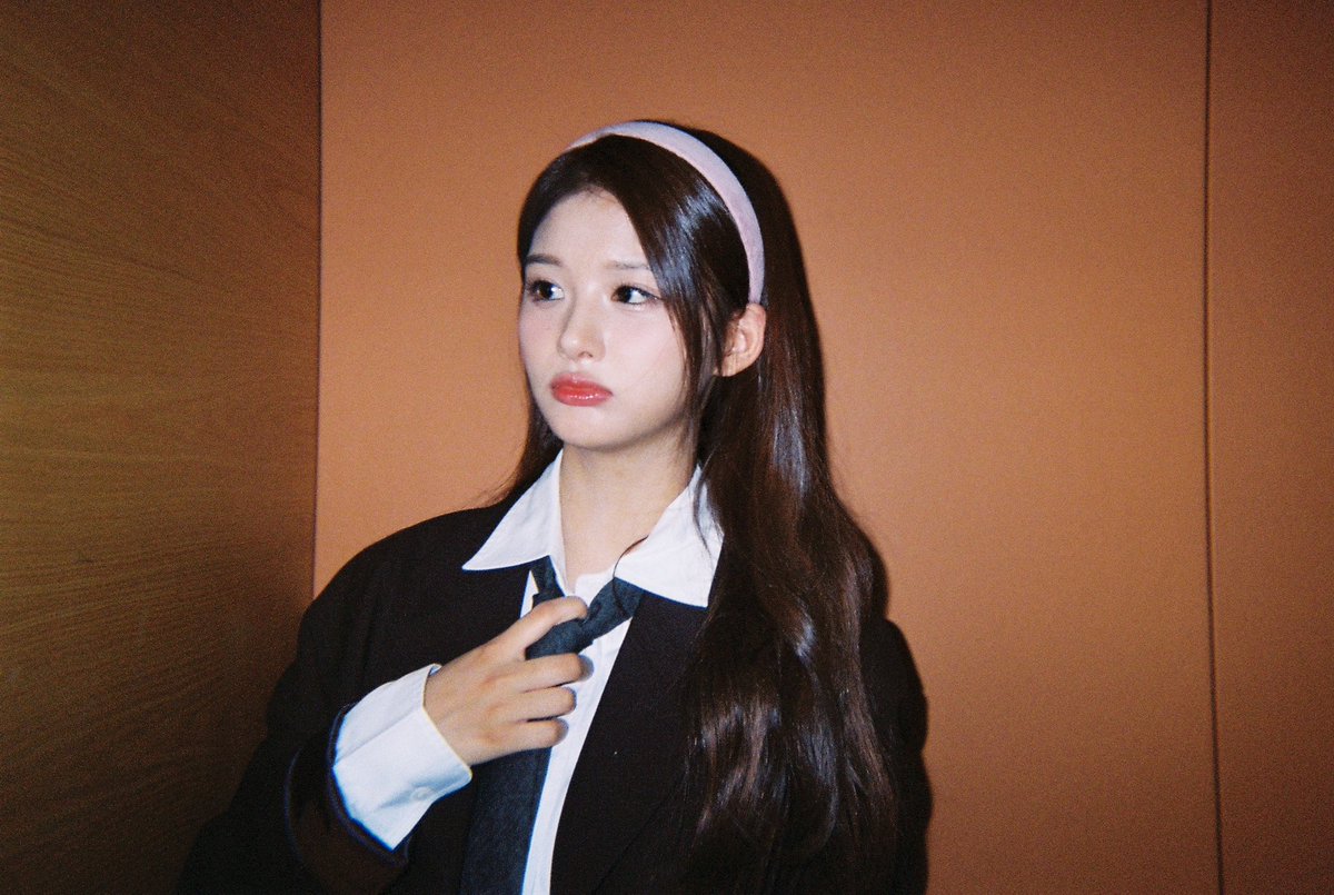 NMIXX_official's tweet photo. [📸] #N_SNAP 🖤🩷
in MBC 쇼! #음악중심

#NMIXX #엔믹스
#설윤 #SULLYOON https://t.co/7sJ0uObZoI