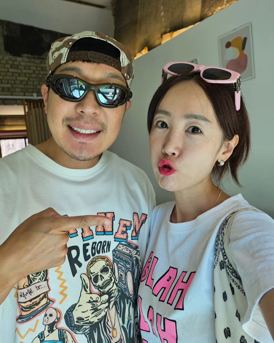 [PICS] Wink😉 (📸: <a href="/sweetstar0001/">뵬</a>)
❤️ #HaByul #하별부부 #하하 #하동훈 #별 #김고은