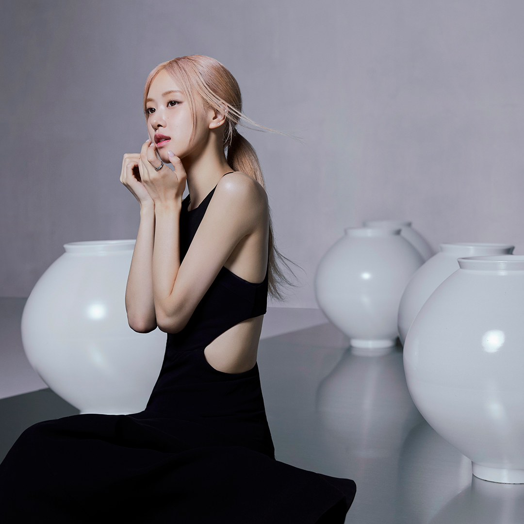 S for The Ultimate S 
S for Sulwhasoo ใหม่! พบกับที่สุดแห่งนวัตกรรมการดูแลผิวจาก Sulwhasoo  สู่ผลลัพธ์ผิวอ่อนเยาว์ ยกกระชับ ถึงขีดสุด ด้วยพลังแห่ง Ginseng Berry SR™ ผสานความงดงามแห่งศิลปะ ณ เคาน์เตอร์โซลวาซู ทุกสาขาได้แล้ววันนี้  #TheUltimateS #SulwhasooThailand #UltimateSforYou